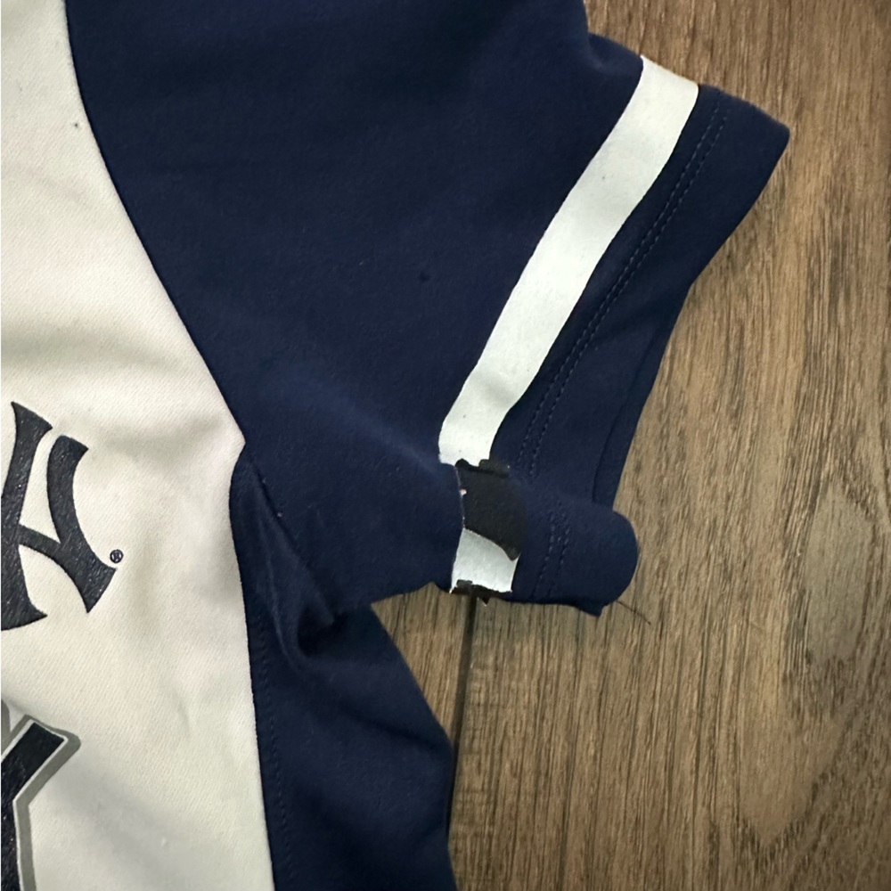 New York Yankees baseball Tee - Picture 3 of 7
